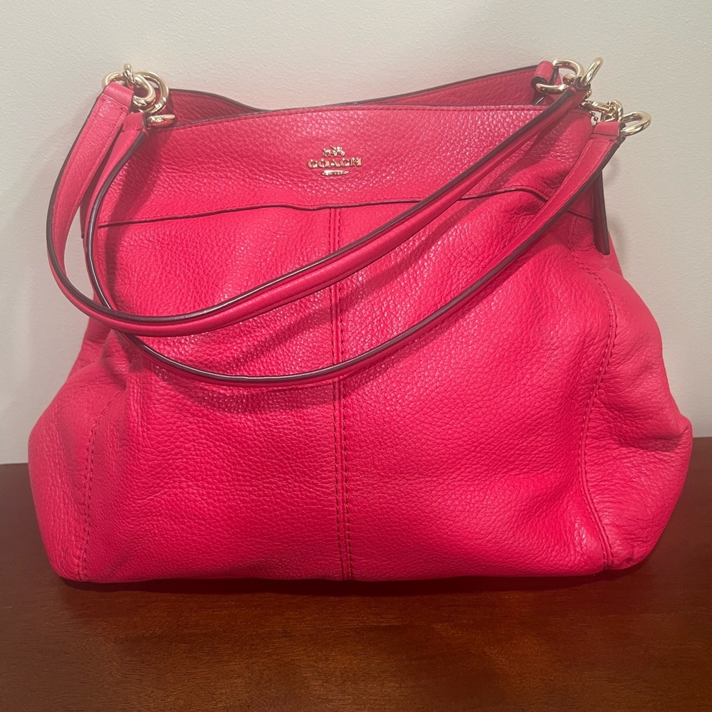 COACH F57545 LEXY Pebble Leather shoulder bag in pink. Excellent condition